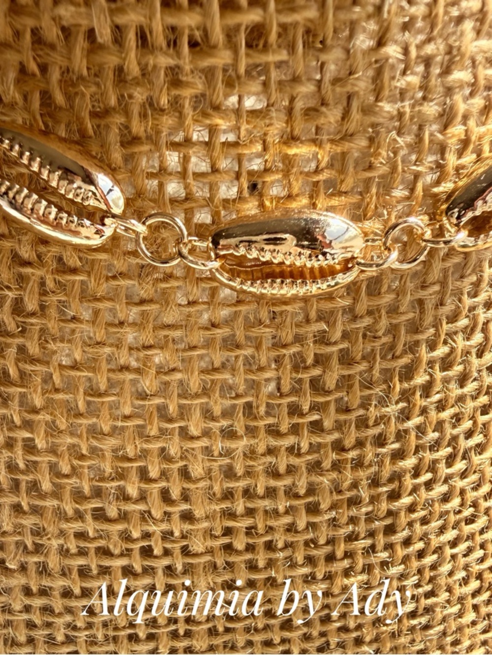 CARACOL +Shiny Gold Cowrie-Link Necklace - Picture 3 of 3